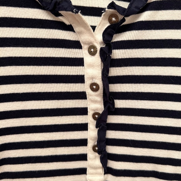 ✨ 2/$30 ✨ Navy & White Striped Tommy Hilfiger Top with Ruffle trim in size L - Picture 2 of 8